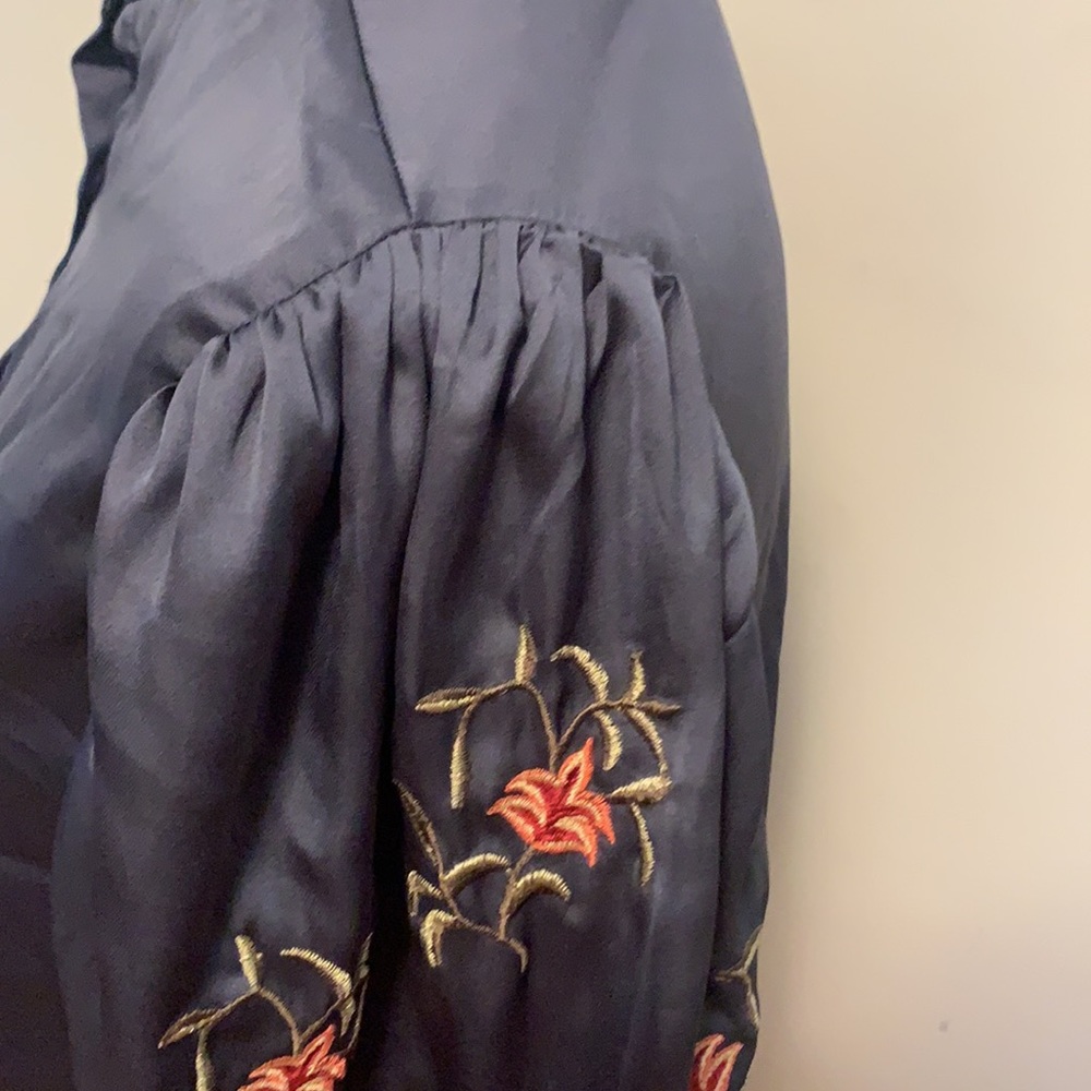 Satin button up - Picture 4 of 5